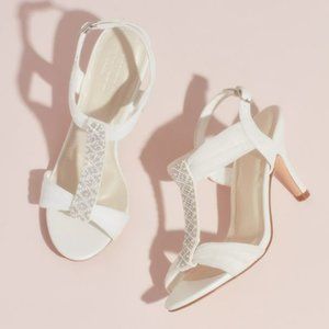 David's Bridal Pearl and Crystal T-strap Mid-heels Women's Size 7 1/2 In Box